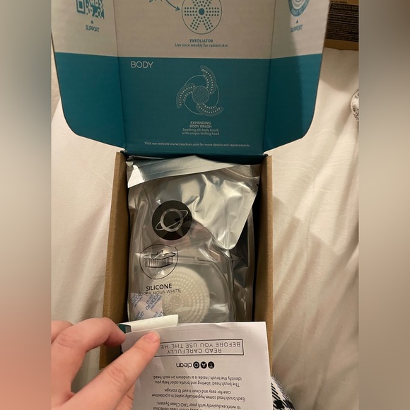 Tao Ona Facial Cleansing Brush - Picture 4 of 4